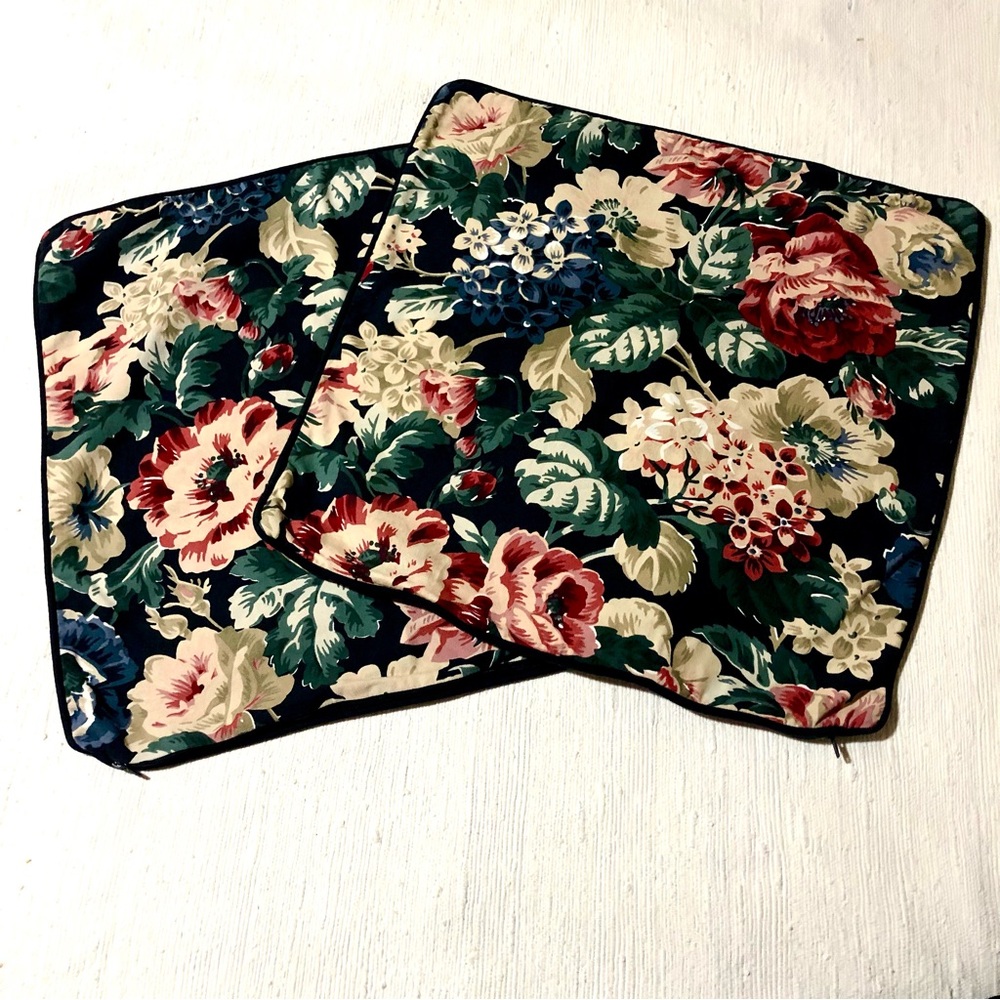 IKEA Aromatisk Pillow Shams. Set of 2.